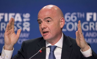 Gianni Infantino en conférence de presse le 13 mai 2016.