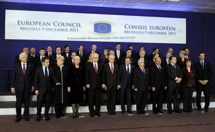 Les pays européens s'orientent vers un pacte budgétaire un peu adouci pour renforcer leur discipline commune, selon la dernière version du texte obtenue par l'AFP, la Commission européenne se voyant en particulier retirer le droit de saisir la justice en cas de dérapages.