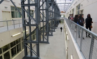 L'école des beaux-arts de Nantes est installée dans les anciennes halles Alstom.