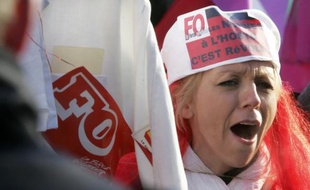 Des manifestants devant l'hôpital de Strasbourg à l'occasion de la viste de Nicolas Sarkozy le 9 janvier 2009.