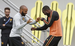 Thierry Henry et Romelu Lukaku à l'entraînement de la Belgique, avant la demi-finale contre la France, le 9 juillet 2018.
