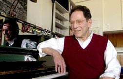 Tom Lehrer, mathématicien et musicien satirique américain, est mort à 97 an…