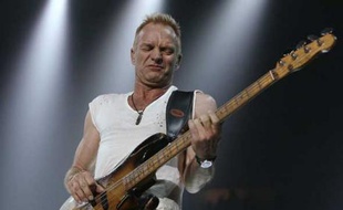 Le chanteur Sting lors d'un concert de The Police à Vancouver, le 28 mai 2007.