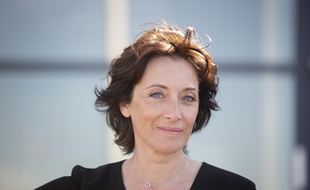 La comédienne Delphine Serina incarnait l'une des héroïnes de la série « Un si grand soleil ».