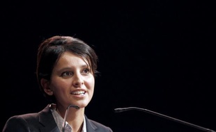 Le président français François Hollande a salué mercredi en Conseil des ministres le pacte "très cohérent, simple et responsable" présenté mardi par Jean-Marc Ayrault sur la compétitivité, a rapporté la porte-parole du gouvernement, Najat Vallaud-Belkacem.