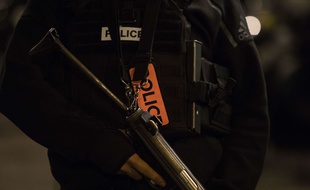 Illustration d'un policier en service.