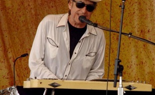Bob Dylan lors du 37e Festival de Jazz à la Nouvelle-Orléans, en 2006