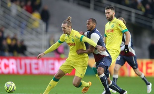 Nantes's player Kian Hansen and Bordeaux's player Thomas Toure in action during the French League One Football Match between Nantes vs Bordeaux at La Beaujoire stadium in Nantes, NANTES-13/12/14.
Credit:Pierre Minier/Ouest Medias/Sipa/OUESTMEDIAS_NANTESBORDO004/Credit:MINIER/SIPA/1412141017