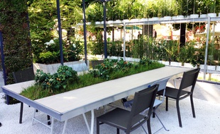 Prototype de salle de réunion nature présentée par Les Jardins de Gally, le 5 juin 2014.
