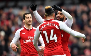 Mkhitaryan, Aubameyang et Lacazette sous le maillot d'Arsenal