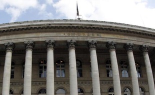 La Bourse de Paris, focalisée sur le marché de la dette, restera la semaine prochaine à l'affût d'indices d'une action de la Banque centrale européenne pour stabiliser les taux d'emprunt de l'Espagne et s'intéressera moins aux entreprises, la saison des résultats marquant une pause.