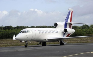 L'avion présidentiel, un Falcon 7X (photo prise le 26 mai 2011 à l'aéroport de Deauville)