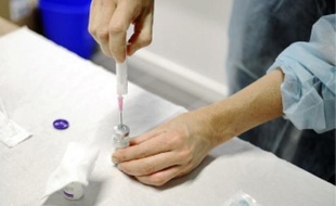 Les vaccins sans adjuvant devaient être disponibles dès le 20 novembre 2009.