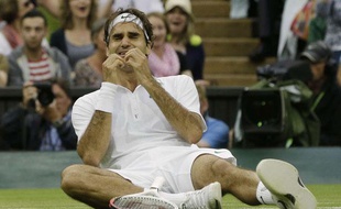 Roger Federer lors de sa victoire à Wimbledon, le 8 juillet 2012