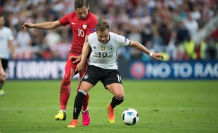 La Pologne et l'Allemagne joueront les huitièmes de finale.