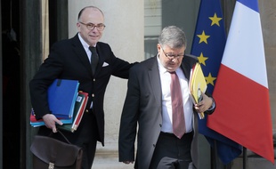 Le ministre de l'Intérieur Bernard Cazeneuve et le secrétaire d'Etat aux Transports Alain Vidalies