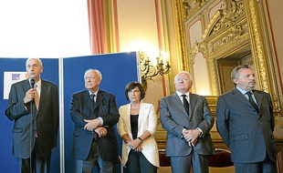 Une quinzaine d'élus ont répondu à l'invitation du préfet de région.