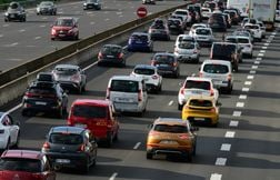 Une fillette meurt dans un accident entre 4 voitures et un camion sur l'A7