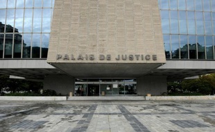 L'entrée du tribunal d'Annecy le 12 septembre 2012