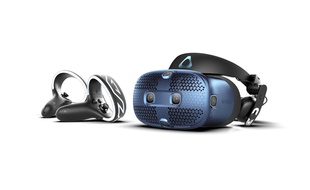 Le casque Vive Cosmos et ses deux contrôleurs.