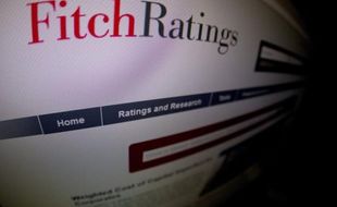 L'agence de notation financière Fitch a abaissé mardi de deux crans, à "A+", la note de la dette à long terme du Japon, invoquant la dette publique massive du pays, qui équivaut à plus de deux fois son Produit intérieur brut.