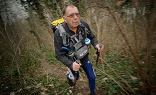 L'ultra marathonien Joseph Le Louarn, lors d'un entraînement dans le bois de Vincennes, le 13 mars 2012.