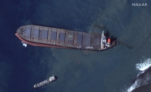 Le vraquier MV Wakashio s'est échoué sur un récif au sud-est de l'île Maurice, avec 3.800 tonnes de fioul et 200 tonnes de diesel à bord