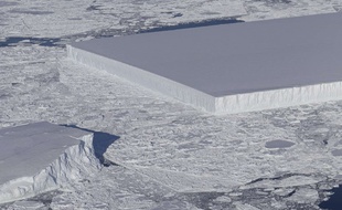 Un iceberg parfaitement rectangulaire a été découvert par la Nasa en Antarctique, le 16 octobre 2018.
