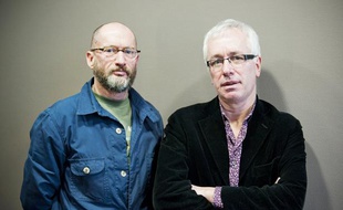 Portraits de Didier Lestrade et Gilles Pialoux auteurs du livre "Sida 2.0", à Paris le 11 janvier 2012