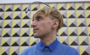 Neil Harbisson, premier cyborg de l'histoire.