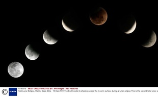 Une éclipse lunaire dans la bande de Gaza, le 10 décembre 2011.