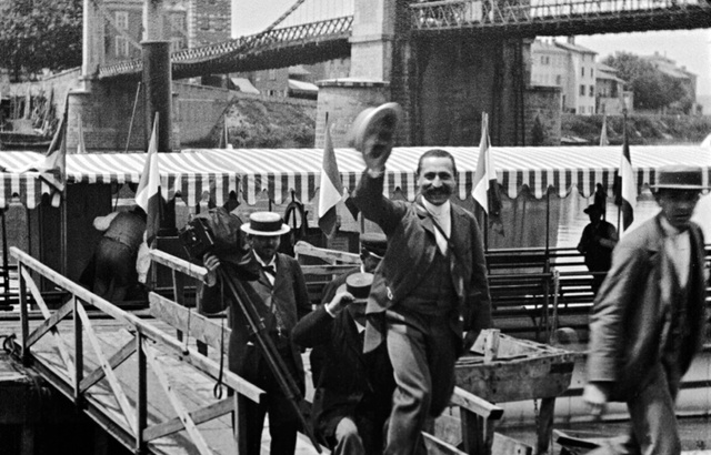 Le Débarquement Du Congrès De Photographie à Lyon Lyon: Les œuvres des Frères Lumière bientôt sur grand écran