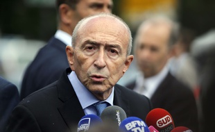 Le ministre de l'Intérieur a donné une conférence de presse, mardi, sur le parvis de Notre-Dame
