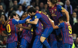 Le FC Barcelone, après avoir été mené au score, a su ne pas abdiquer dans le jeu pour s'imposer face au Real Madrid (2-1) grâce à un but décisif du Français Eric Abidal, mercredi à Santiago-Bernabeu, lors du quarts de finale aller de la Coupe du Roi.