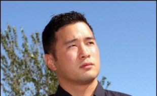 Le procès du lieutenant de l'armée américaine Ehren Watada, qui a refusé de se rendre en Irak, premier officier d'active à opposer un tel refus, s'ouvre lundi devant une Cour martiale d'une base militaire de l'Etat de Washington,