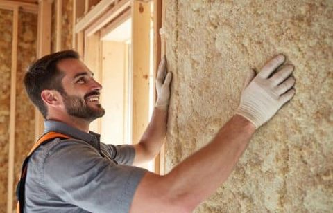 Ce matériau d’isolation souvent oublié pourrait-il révolutionner nos maisons en 2025 ?