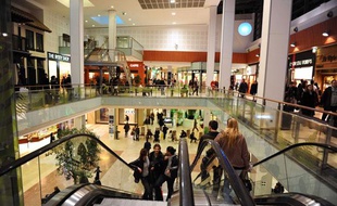 Les soldes d'hiver 2012 en France n'amassent pas foule