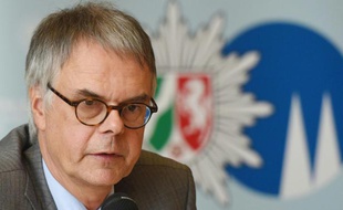 Le chef de la police de Cologne, Wolfgang Albers, le 23 juin 2015 lors d'une conférence de presse