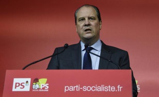 Le premier secrétaire du Parti socialiste français, Jean-Christophe Cambadélis, donne une conférence de presse au siège du parti, le 7 mars 2016 à Paris