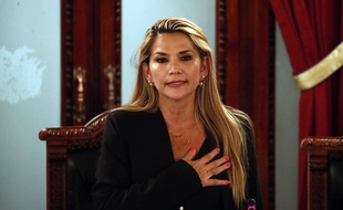 La sénatrice Jeanine Añez s'est proclame présidente par intérim de la Bolivie le 12 novembre 2019.