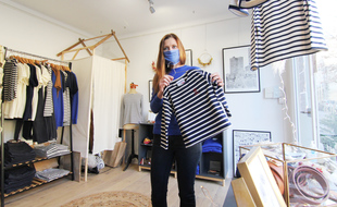 Aurélie Sevaux a fondé la marque de vêtements Patrimoine, installée à Cesson-Sévigné. Ses confections sont vendues au sein du pop-up store des Rennes de Noël.
