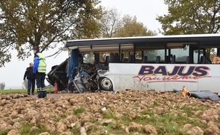 Le bus accidenté le 14 novembre à Bavincourt