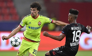 Roman Eremenko lors d'un match contre le Bayer Leverkusen le 14 septembre 2016.