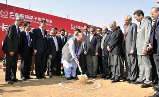 La Chine va prêter 6,5 milliards de dollars aux autorités pakistanaises afin de financer la construction de nouvelles centrales nucléaires dans ce pays miné par une crise énergétique sans précédent.