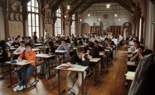 Environ 500.000 candidats aux séries générale et technologique entament lundi les grandes épreuves du baccalauréat 2008 par la philosophie, les candidats au bac professionnel commençant eux, comme chaque année, une semaine plus tard.