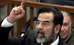 Le procès de Saddam Hussein reprend mercredi à Bagdad devant le Haut tribunal pénal irakien en l'absence des avocats de la défense et des principaux accusés, dont l'ancien chef de l'Etat.