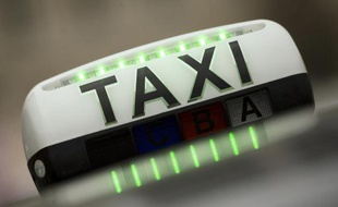 les députés adoptent la proposition de loi du socialiste Thomas Thévenoud visant à sortir du conflit entre les taxis et les VTC