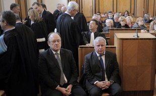 Le jugement des responsables d'une épidémie de légionellose qui avait fait 14 morts fin 2003-début 2004 dans le Pas-de-Calais en France laissait jeudi un sentiment d'amertume aux familles, malgré la condamnation d'industriels à des peines d'amendes maximales.