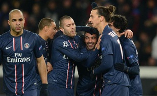 Les joueurs du PSG après le deuxième but parisien contre Porto, mardi 4 décembre 2012