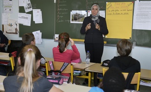 Latifa Ibn Ziaten, lors d'une intervention dans un établissement scolaire de Haute-Garonne, en 2015.